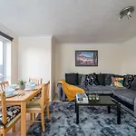 Stunning 1 Bed Apt With Views Of The Shard & London Eye