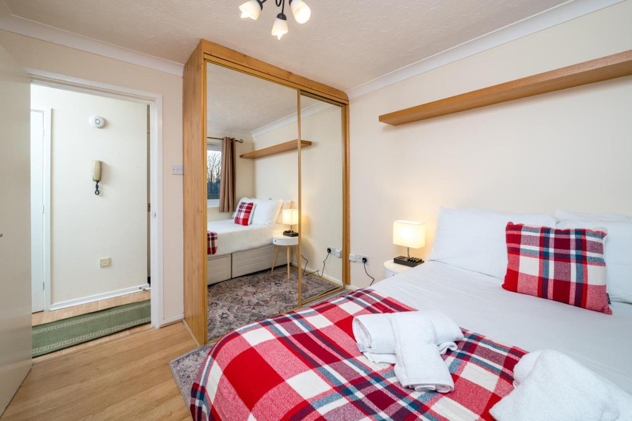 Stunning 1 Bed Apt With Views Of The Shard & Eye Londra