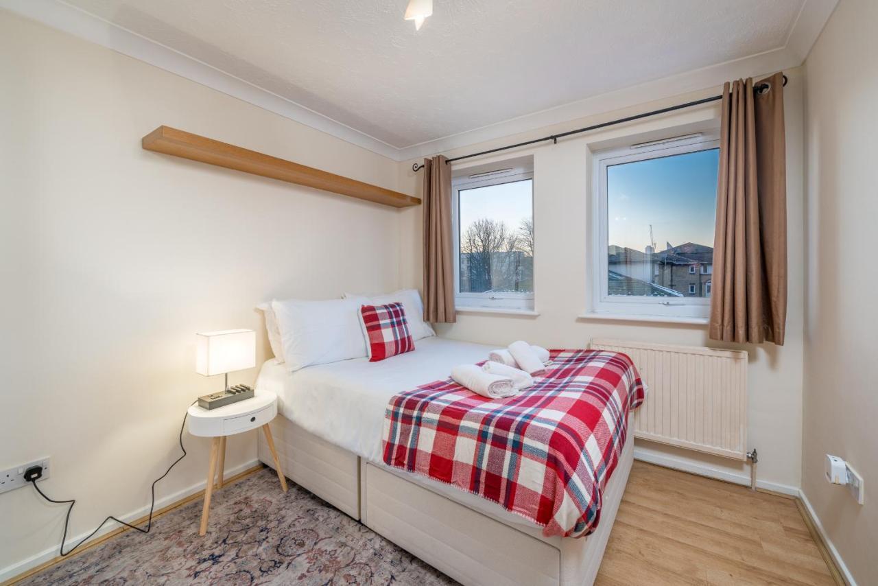 Stunning 1 Bed Apt With Views Of The Shard & Eye Londra